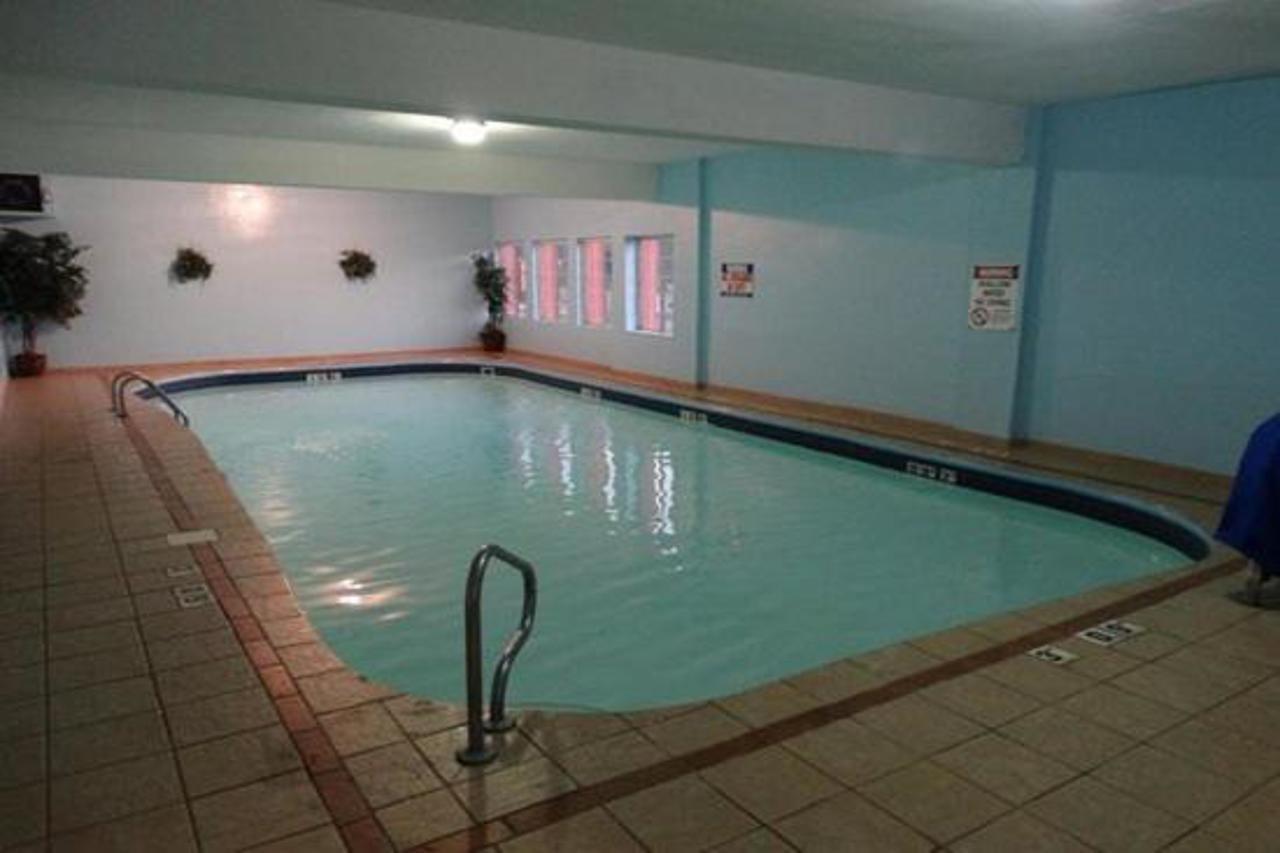 Quality Inn & Suites Morgantown - University Area Екстер'єр фото