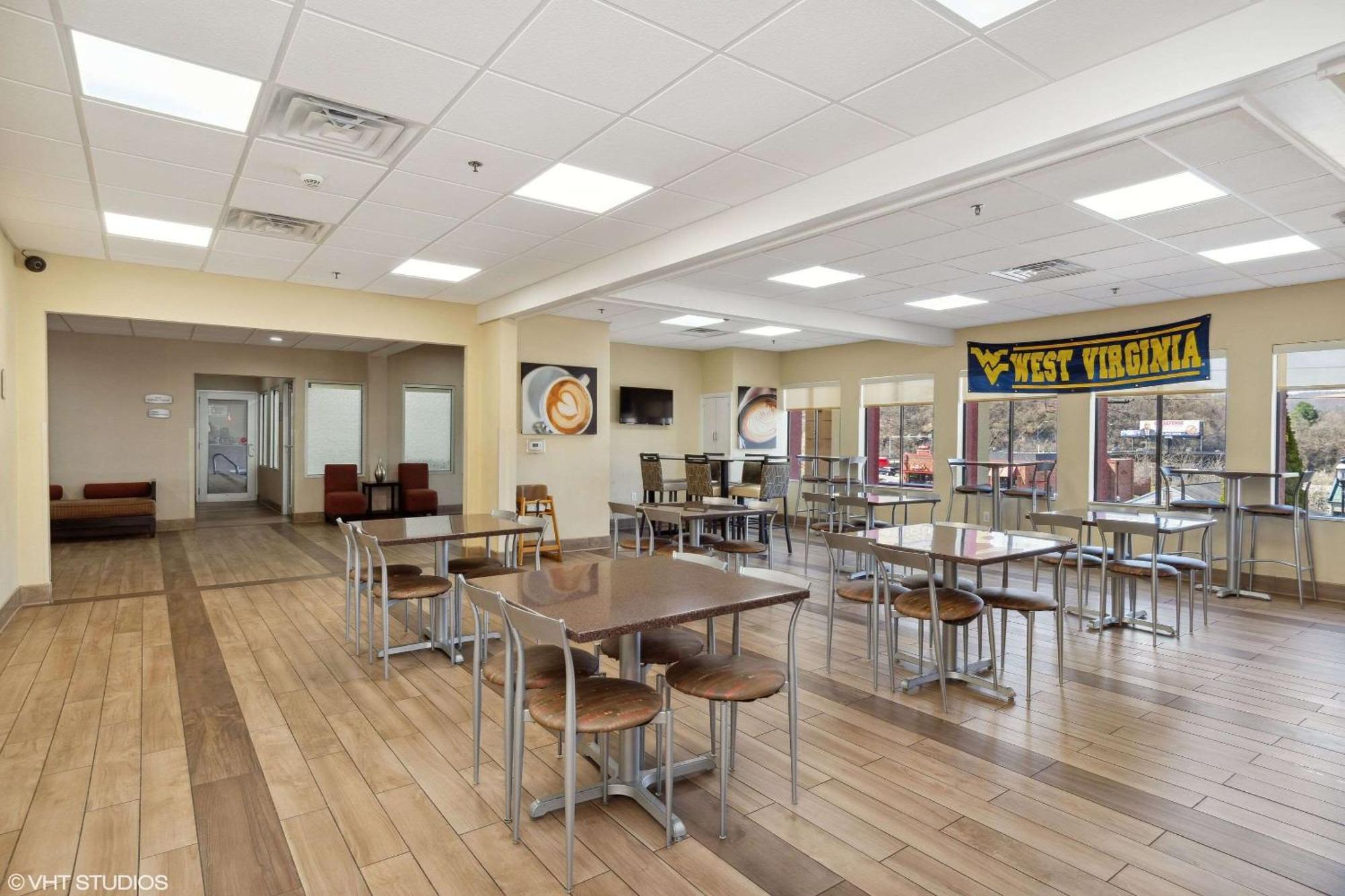 Quality Inn & Suites Morgantown - University Area Екстер'єр фото