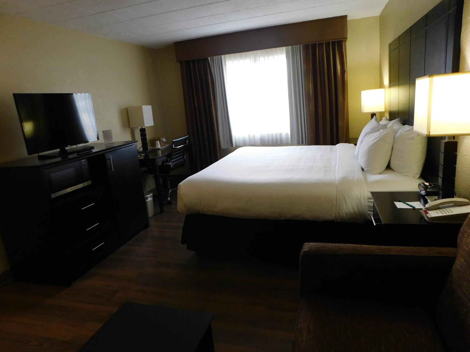 Quality Inn & Suites Morgantown - University Area Екстер'єр фото